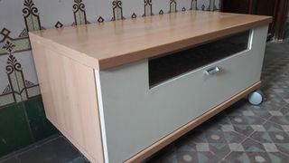 Aparador con ruedas - blanco y beige