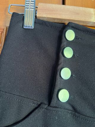 Leggins negros altos con botones