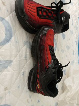 Nike Air Max Plus TN - rojas y negras - 38