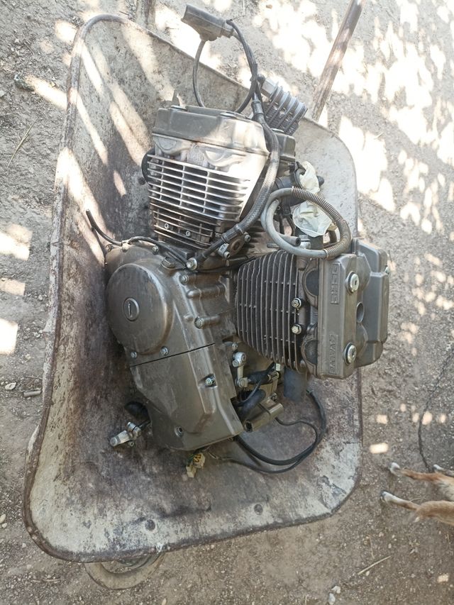 Motor Hyosung GT 125cc bicilíndrico