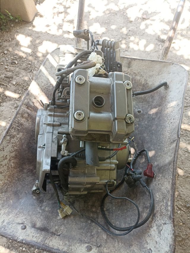 Motor Hyosung GT 125cc bicilíndrico