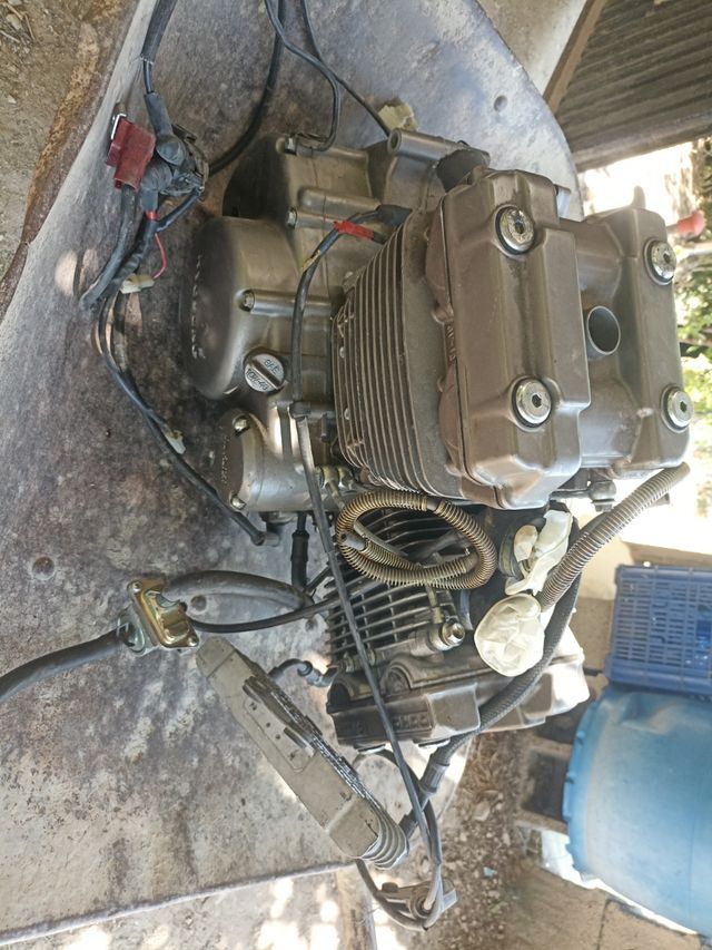 Motor Hyosung GT 125cc bicilíndrico