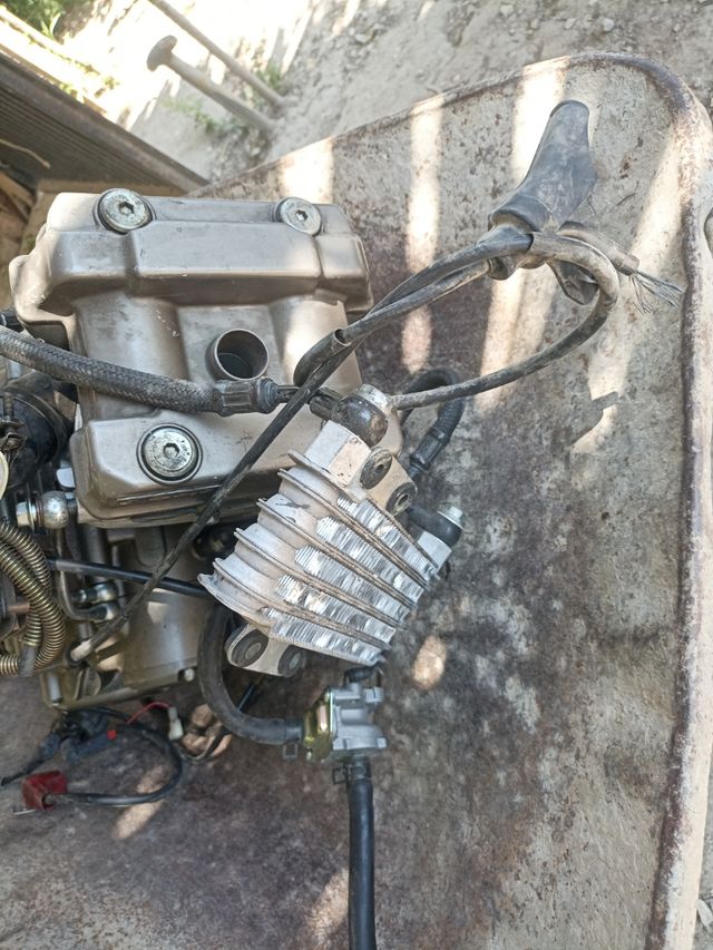 Motor Hyosung GT 125cc bicilíndrico