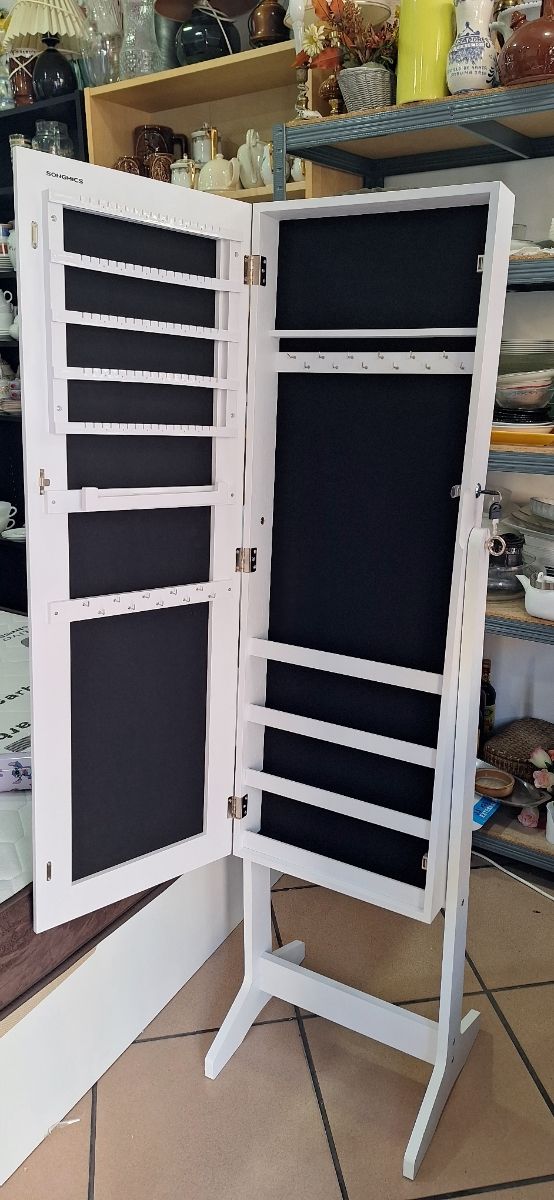 NUEVO espejo joyero con2 llaves
SOMOS TIENDA O ENV