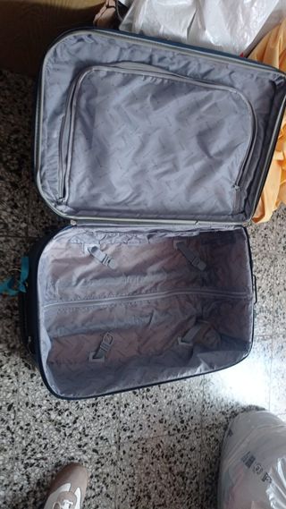Maleta azul viaje