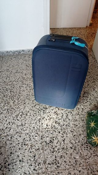 Maleta azul viaje