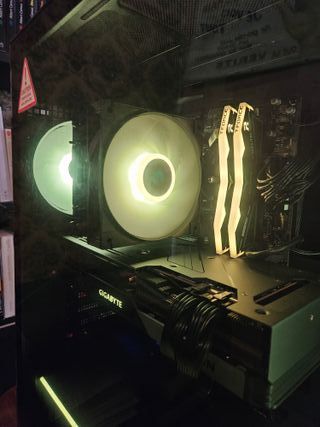 Chollo! PC Gamer Ryzen 5 7600 - RX 7800 XT - 32GB 
