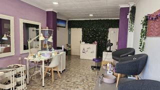 Traspaso Salón Uñas y Estética R-7938520