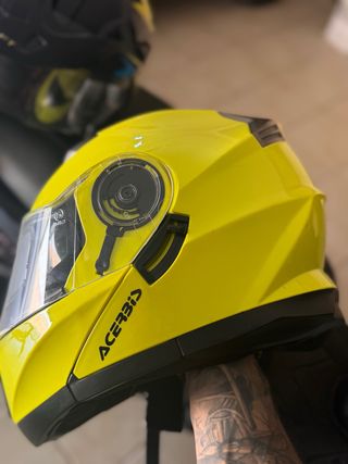 Casco moto Acerbis amarillo 
y otros modelos