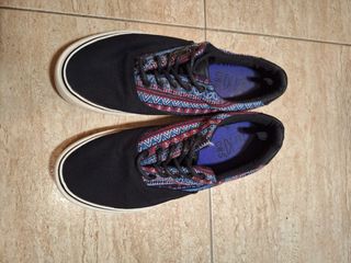 Zapatillas tipo vans étnicas negras