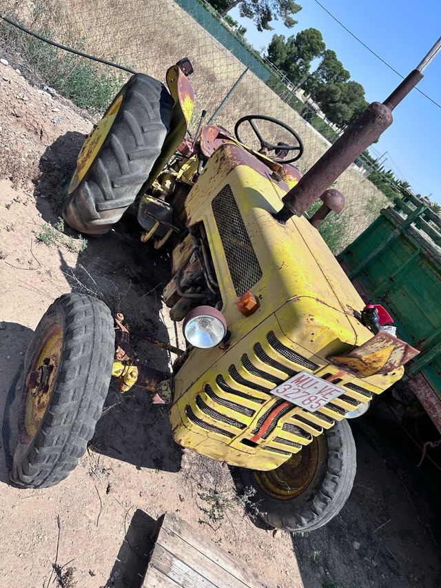 Tractor SACA , antiguo 1962