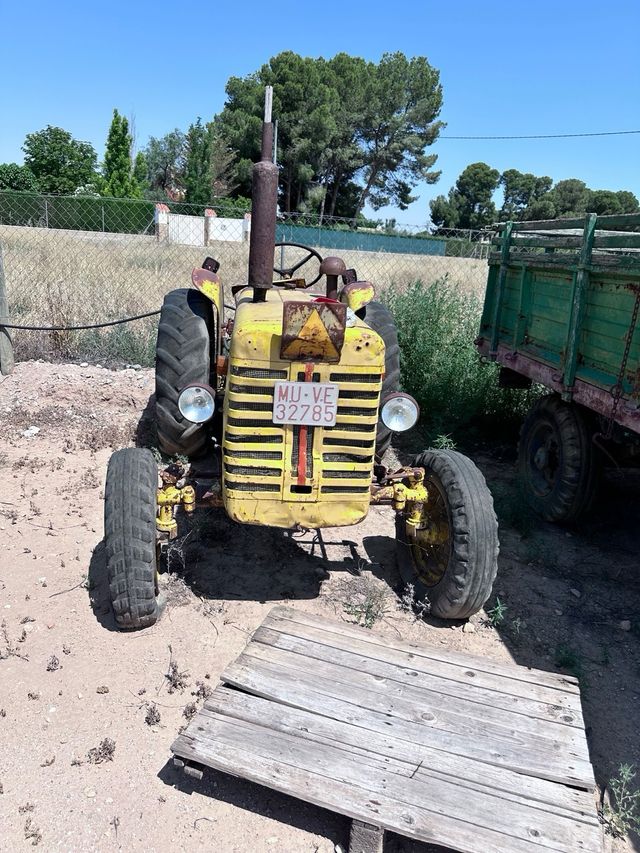 Tractor SACA , antiguo 1962