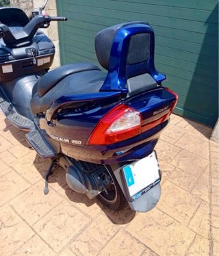 Vendo Moto suzuki Burgman 250