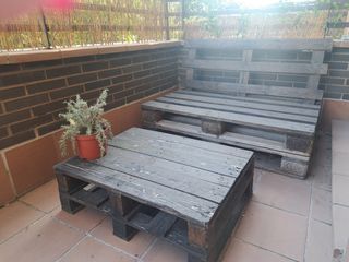 Sofá y mesa jardín - Palets reciclados