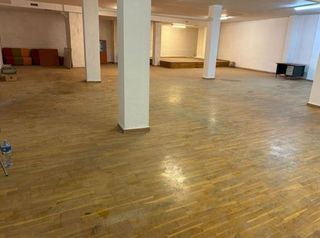 Local comercial en alquiler en Instituts - Universitat en Lleida