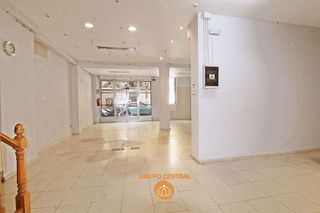 Local comercial en alquiler en Palos de Moguer en Madrid