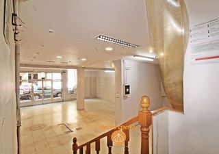 Local comercial en alquiler en Palos de Moguer en Madrid