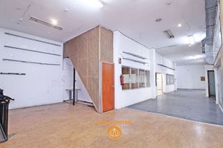 Local comercial en alquiler en Palos de Moguer en Madrid