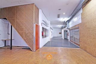 Local comercial en alquiler en Palos de Moguer en Madrid