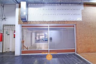 Local comercial en alquiler en Palos de Moguer en Madrid