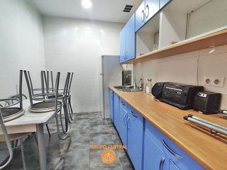 Local comercial en alquiler en Palos de Moguer en Madrid