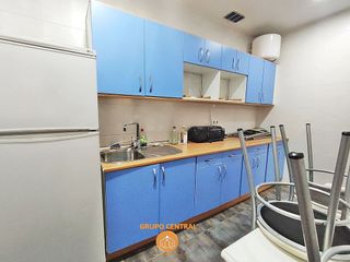 Local comercial en alquiler en Palos de Moguer en Madrid
