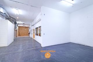 Local comercial en alquiler en Palos de Moguer en Madrid
