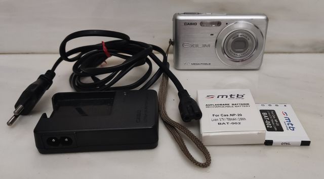 Casio Exilim EX-Z77 - Cámara digital 7.2 MP