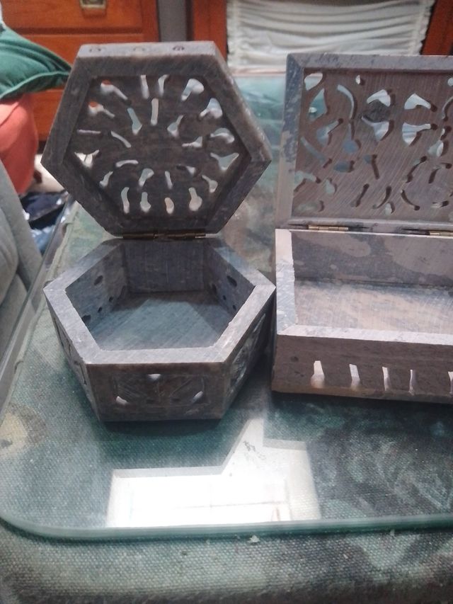 3 Cajas piedra tallada