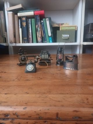 Sacapuntas antiguos - Teléfon, caja registradora, 