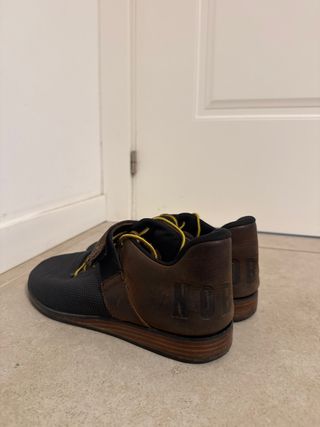 Zapatillas halterofilia Nobull - marrón-negras