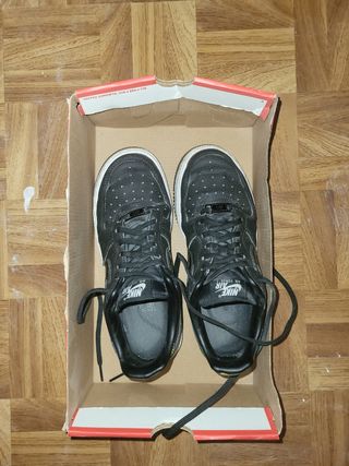 Nike Air Force 1 negras
