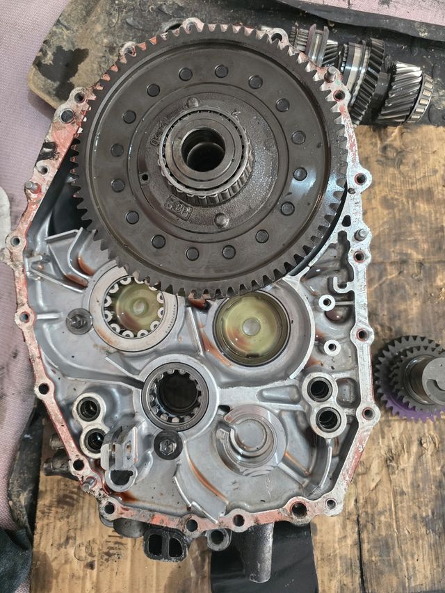 Despiece caja de  cambios Mitsubishi Outlander.