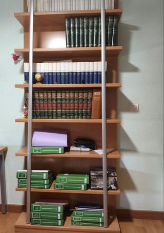 Estantería librería madera-metal
Precio negociabl