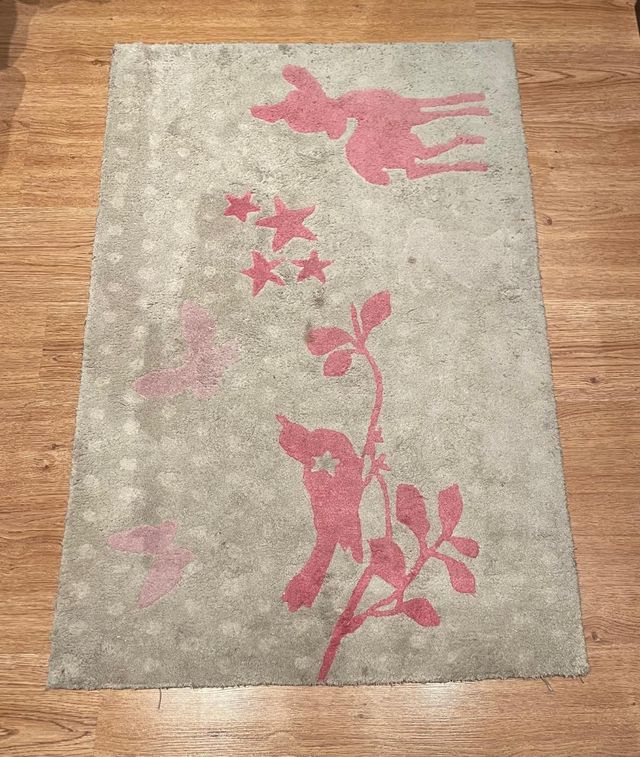 Alfombra infantil - beige y rosa