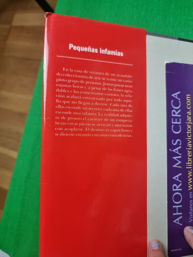 Pequeñas infamias (Spanish Edition)