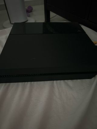 PS4 (PlayStation 4) negra 