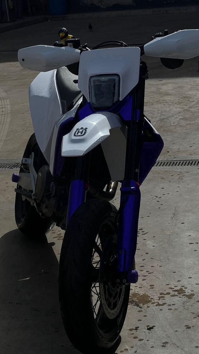 Husqvarna 701 SM Supermoto