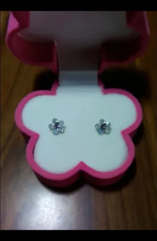 Pendientes de flor con circonitas / earrings / bou