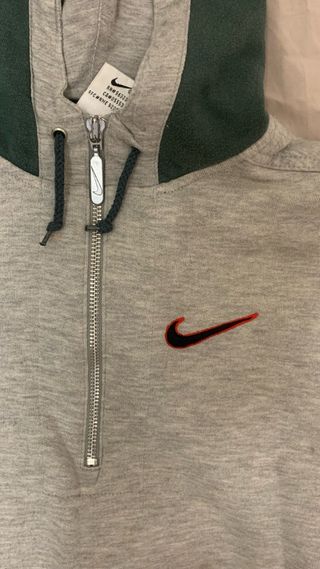 Sudadera Nike con capucha gris-verde