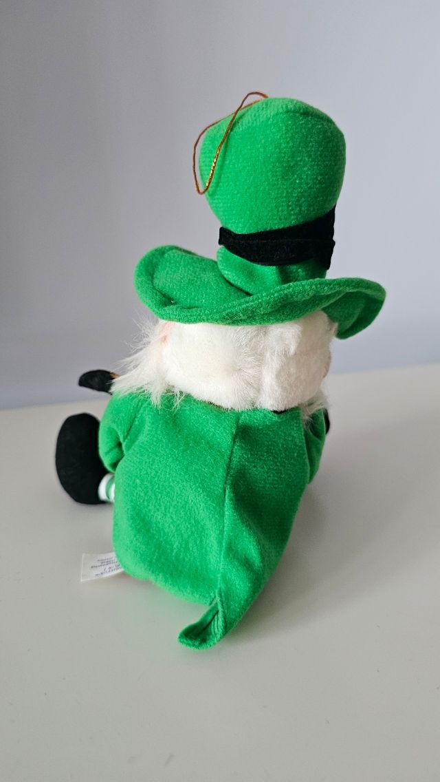 Peluche duende irlandés músico