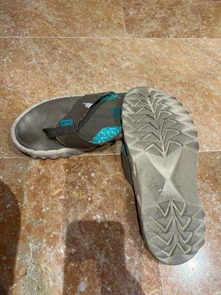 Chanclas DUDE marrón-teal usadas