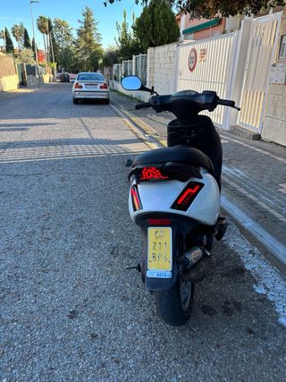 Piaggio Zip SP giller 180 leer descripcion