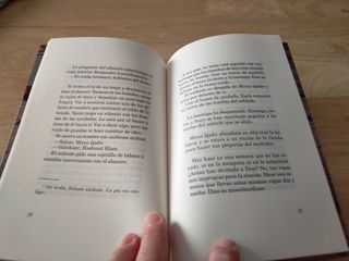 Tierra y cenizas (Otras Lenguas) (Spanish Edition)