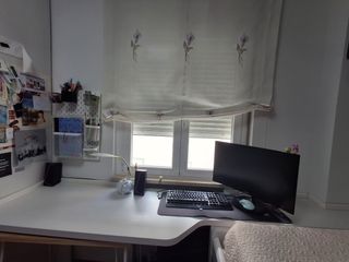 Cama nido, armario, colchones, precio a convenir.