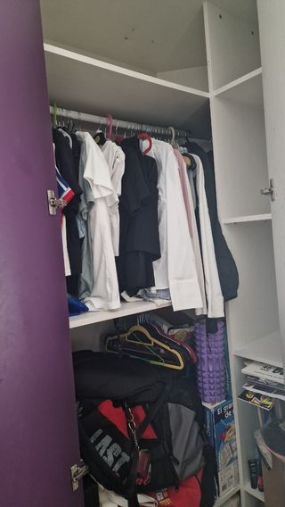 Cama nido, armario, colchones, precio a convenir.