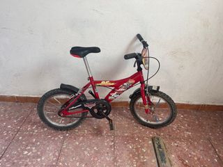 Bicicleta infantil Cars 16" usada
