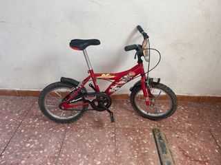 Bicicleta infantil Cars 16" usada