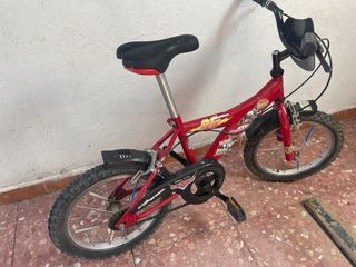 Bicicleta infantil Cars 16" usada
