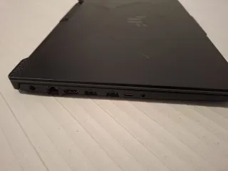 Laptop Asus + Teclado y Mouse Logitech